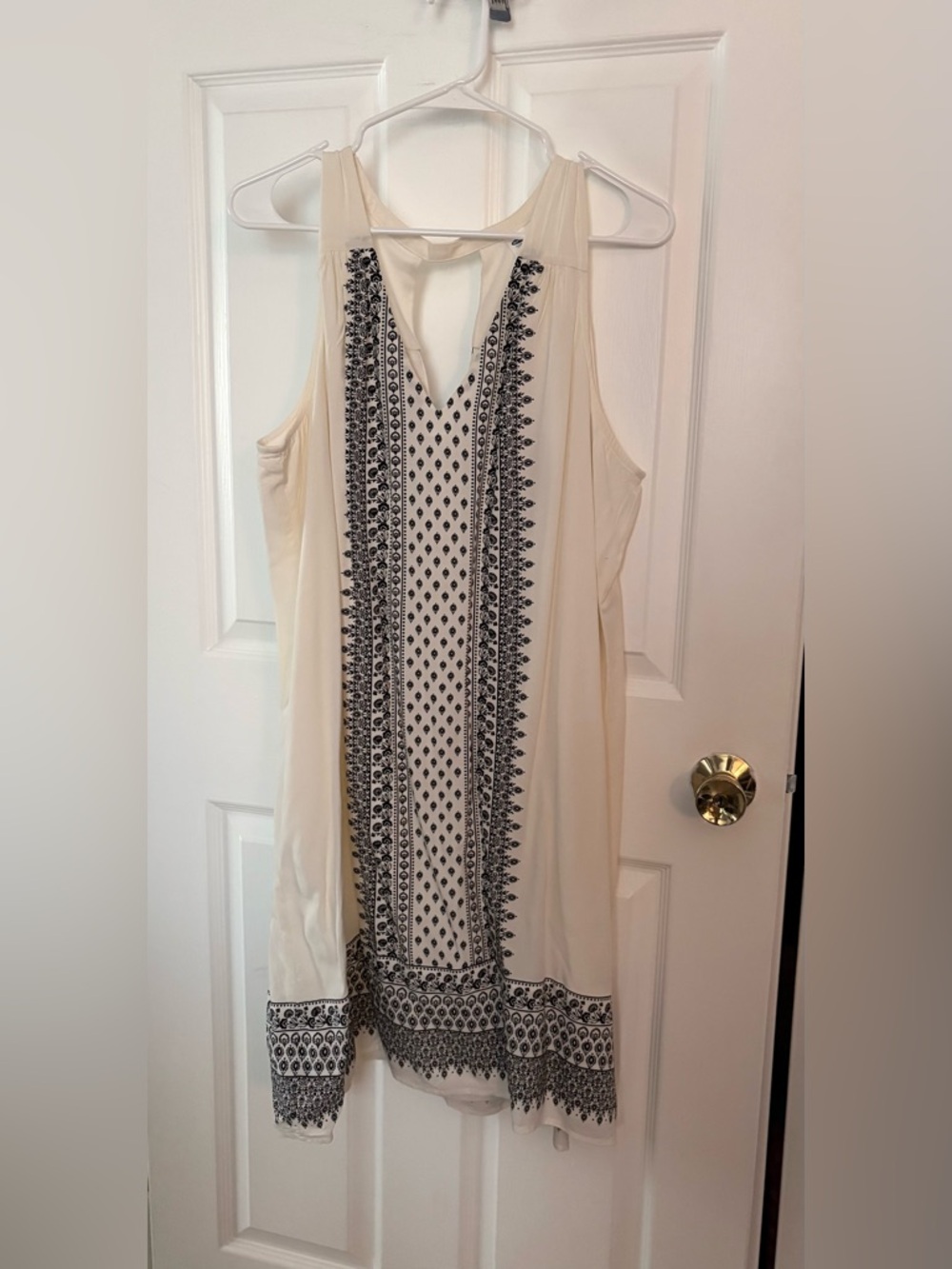 Old Navy Cream Sleeveless Tunic with Black Print Panel